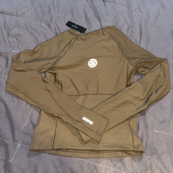 SKIMS PERFORMANCE LONG SLEEVE TOP OXIDE S - Picture 3 of 5